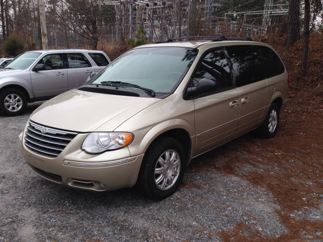 2005 Chrysler Town and Country 3.5