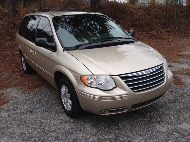 2005 Chrysler Town and Country 3.5