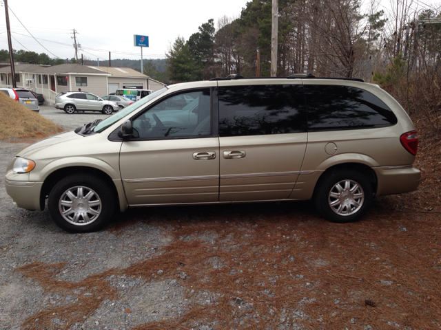 2005 Chrysler Town and Country 3.5