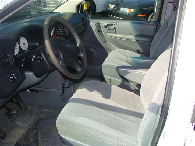 2005 Chrysler Town and Country Unknown