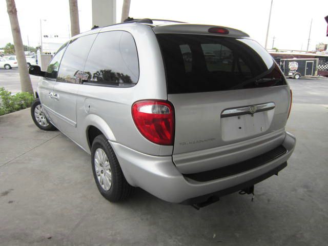 2005 Chrysler Town and Country Ext Cab 125.9 WB 4WD