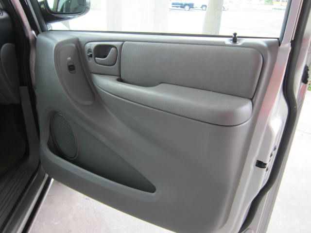 2005 Chrysler Town and Country Ext Cab 125.9 WB 4WD