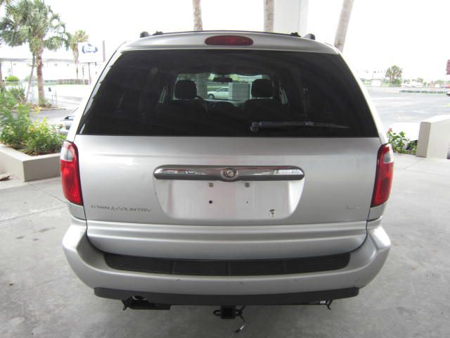 2005 Chrysler Town and Country Ext Cab 125.9 WB 4WD