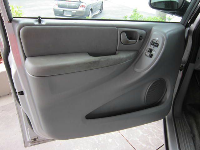 2005 Chrysler Town and Country Ext Cab 125.9 WB 4WD