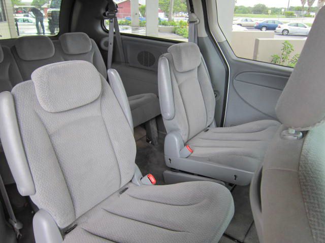 2005 Chrysler Town and Country Ext Cab 125.9 WB 4WD