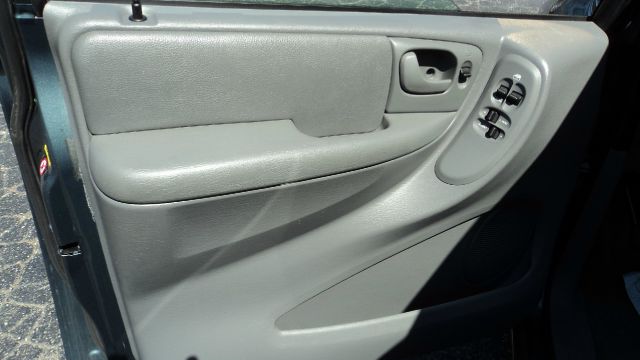 2005 Chrysler Town and Country 3.5