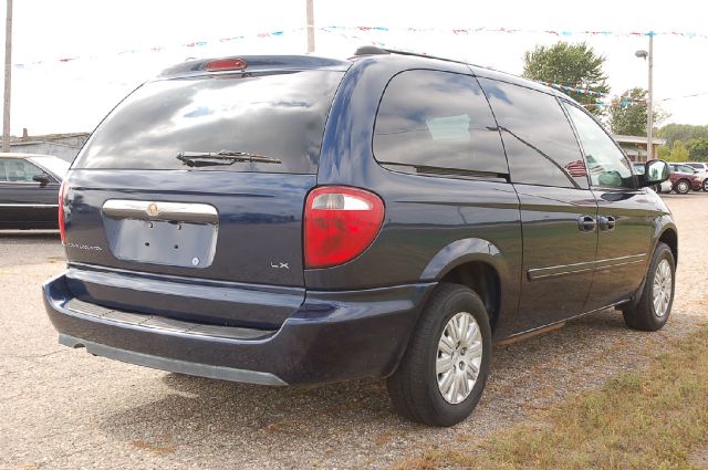 2005 Chrysler Town and Country Elk Conversion Van