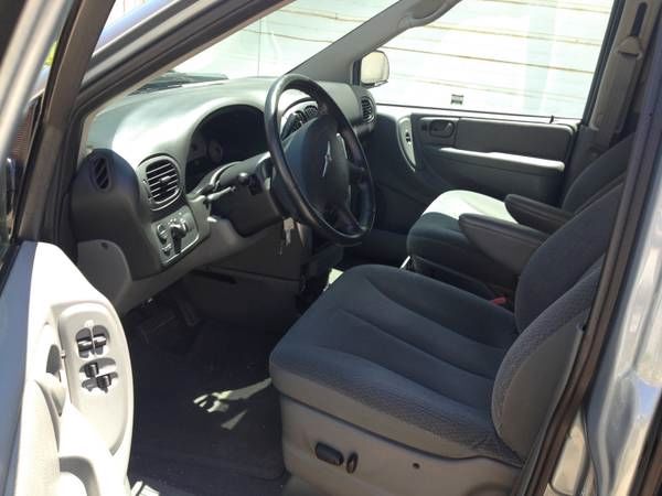 2005 Chrysler Town and Country 3.5