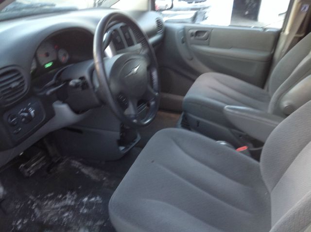 2005 Chrysler Town and Country 3.5