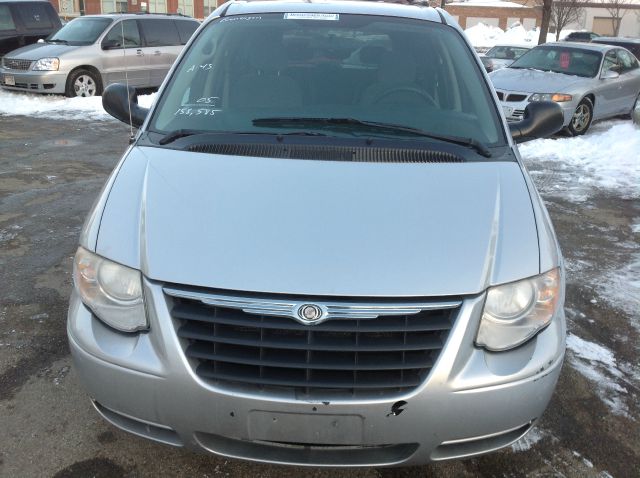 2005 Chrysler Town and Country 3.5