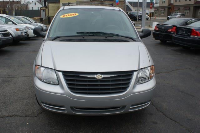 2006 Chrysler Town and Country Laranie