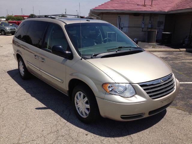 2006 Chrysler Town and Country 3.5