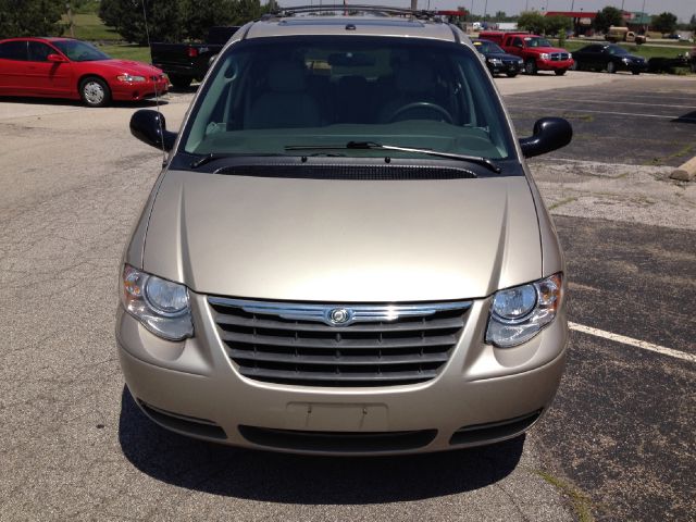 2006 Chrysler Town and Country 3.5