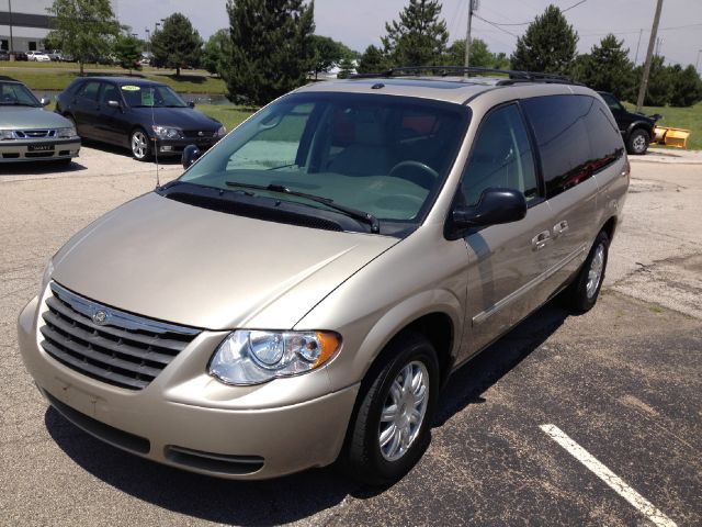 2006 Chrysler Town and Country 3.5