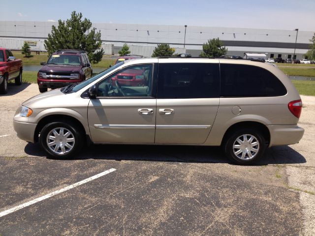2006 Chrysler Town and Country 3.5