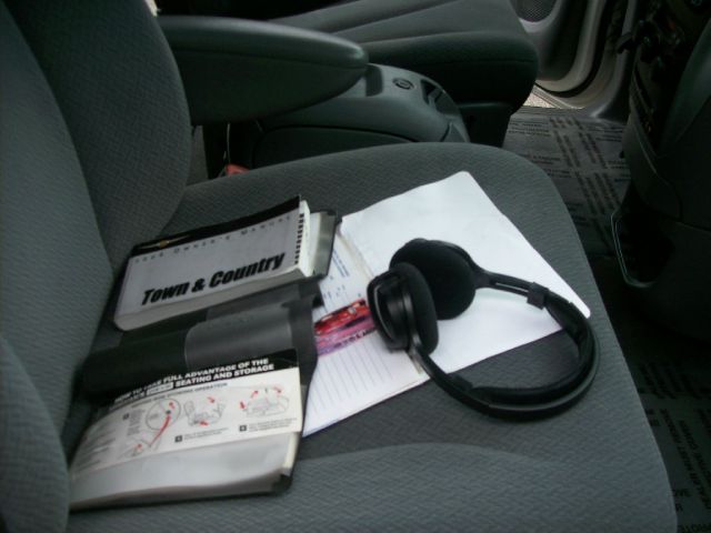 2006 Chrysler Town and Country 3.5