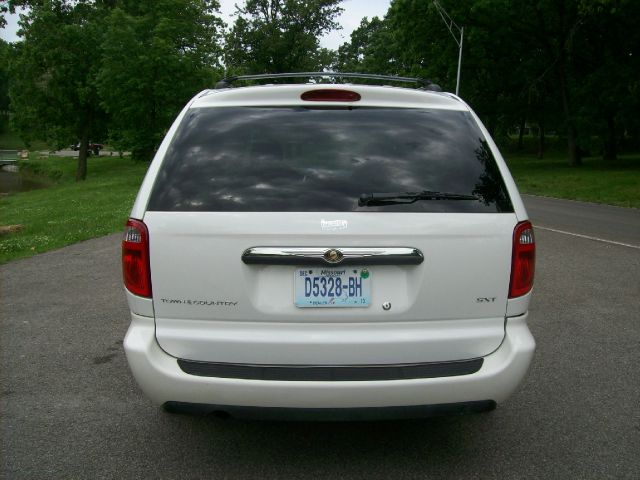 2006 Chrysler Town and Country 3.5