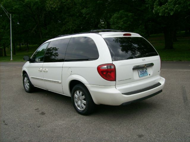 2006 Chrysler Town and Country 3.5
