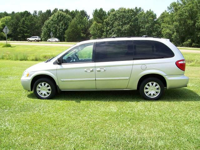 2006 Chrysler Town and Country 3.5