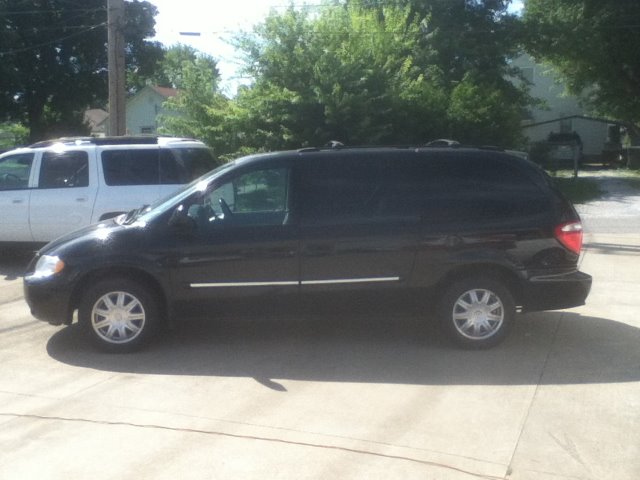 2006 Chrysler Town and Country 3.5