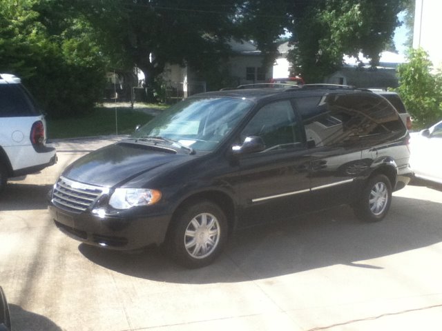 2006 Chrysler Town and Country 3.5