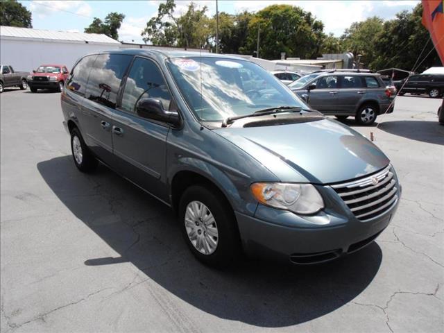 2006 Chrysler Town and Country Unknown