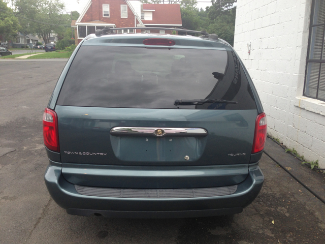 2006 Chrysler Town and Country 3.5