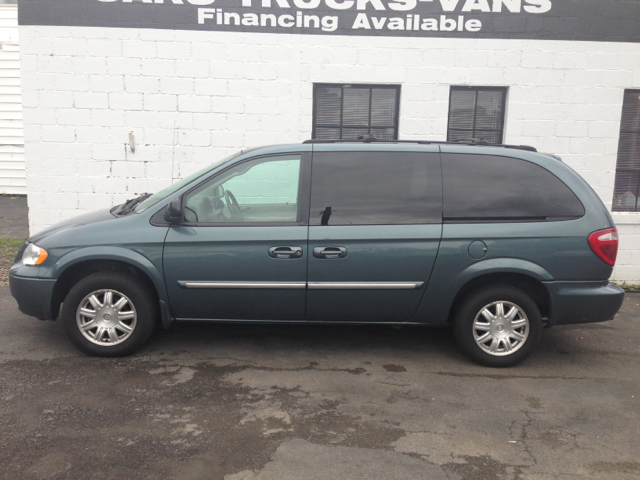2006 Chrysler Town and Country 3.5