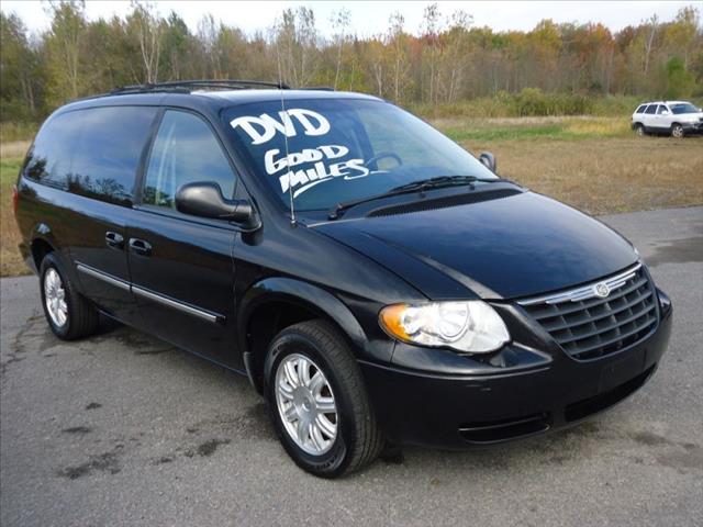 2006 Chrysler Town and Country SLT 25