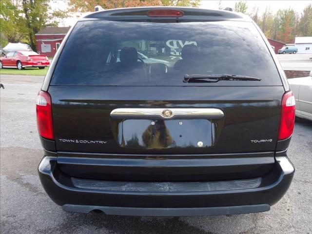 2006 Chrysler Town and Country SLT 25