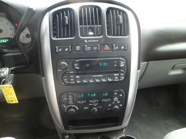 2006 Chrysler Town and Country 3.5