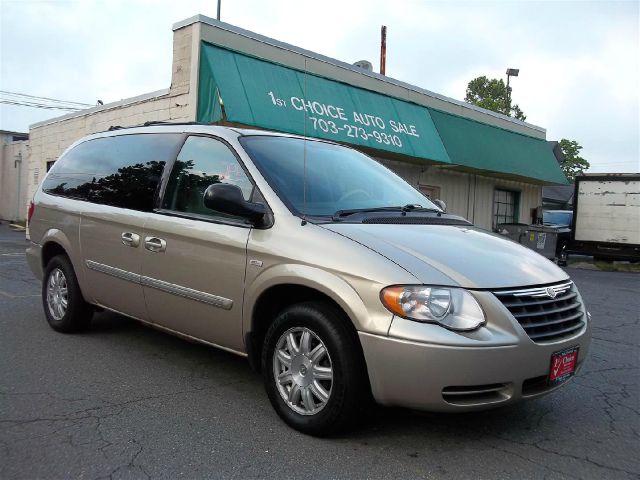 2006 Chrysler Town and Country 3.5