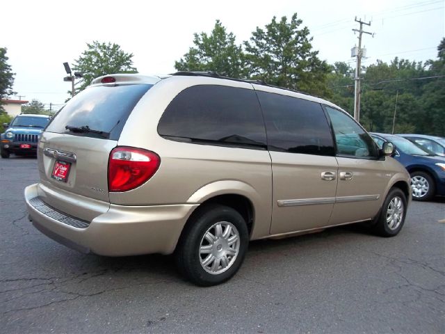 2006 Chrysler Town and Country 3.5