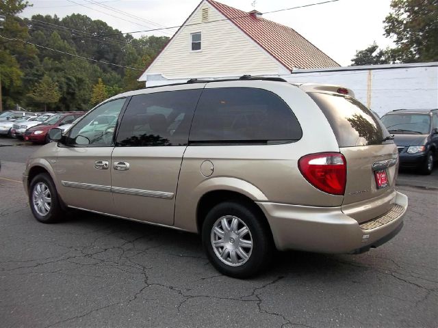 2006 Chrysler Town and Country 3.5