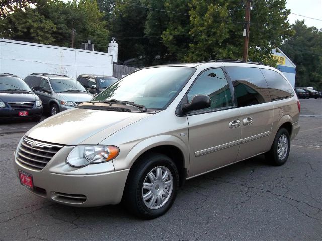 2006 Chrysler Town and Country 3.5