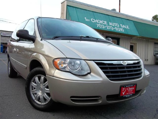2006 Chrysler Town and Country 3.5