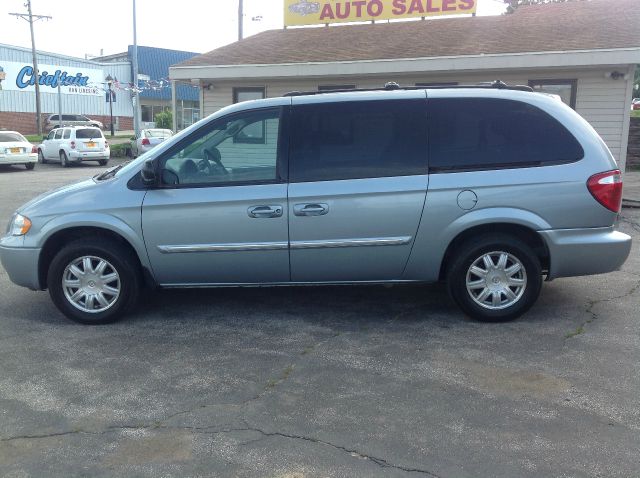 2006 Chrysler Town and Country 3.5