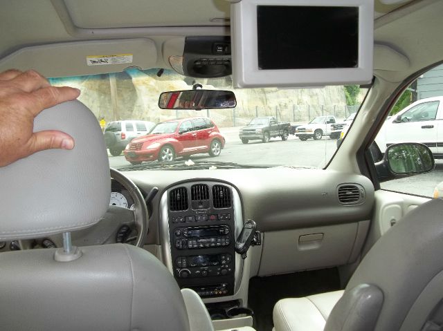 2006 Chrysler Town and Country 3.5