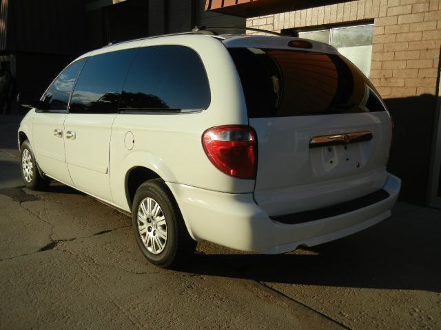 2006 Chrysler Town and Country Elk Conversion Van