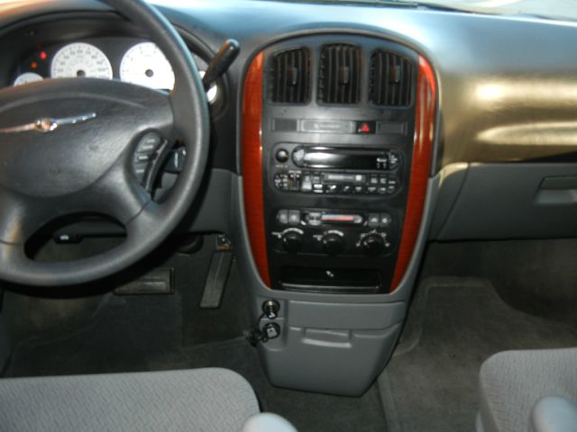 2006 Chrysler Town and Country Elk Conversion Van