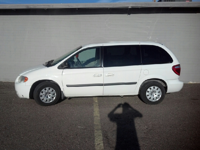 2006 Chrysler Town and Country Base