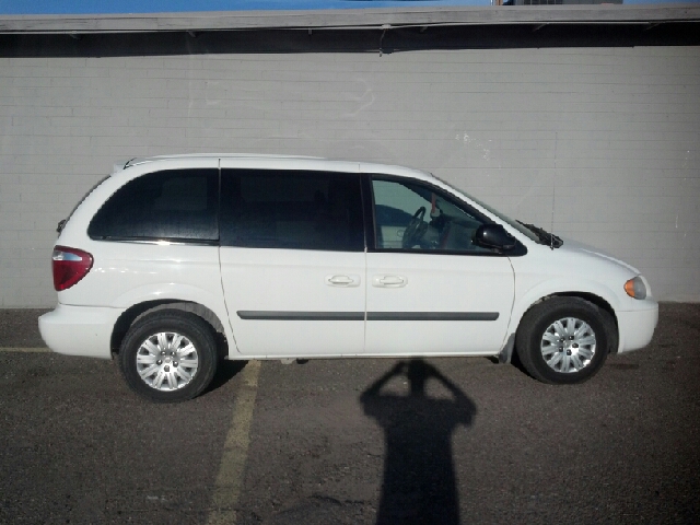2006 Chrysler Town and Country Base
