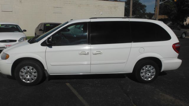 2006 Chrysler Town and Country Elk Conversion Van