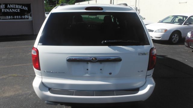 2006 Chrysler Town and Country Elk Conversion Van