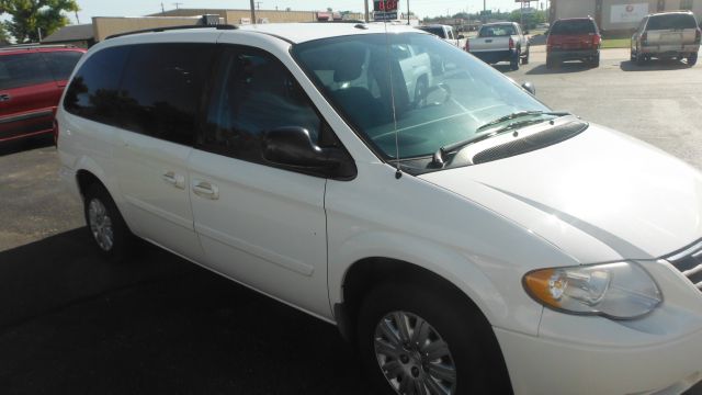 2006 Chrysler Town and Country Elk Conversion Van