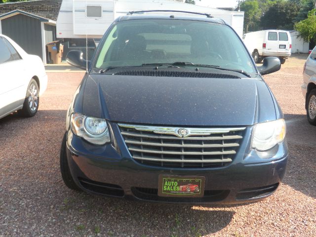 2006 Chrysler Town and Country 3.5