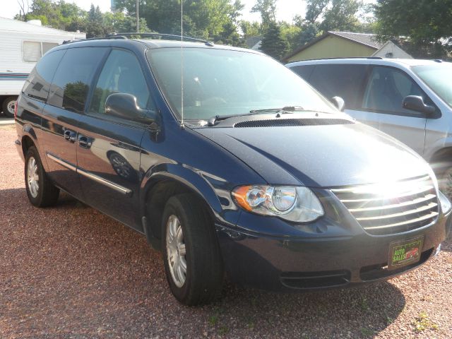 2006 Chrysler Town and Country 3.5