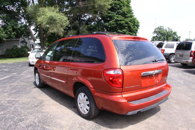 2006 Chrysler Town and Country 3.5