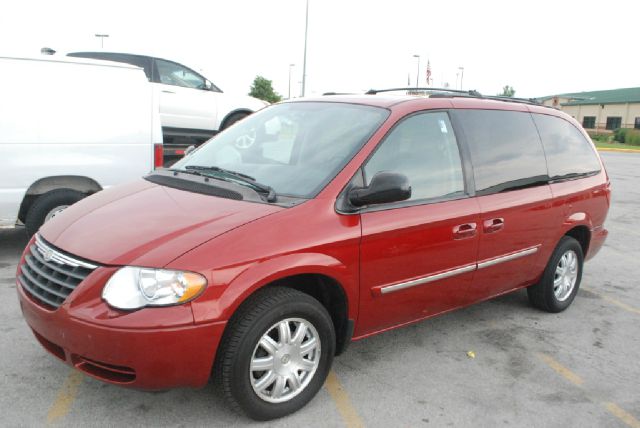 2006 Chrysler Town and Country 3.5