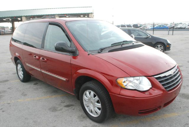 2006 Chrysler Town and Country 3.5